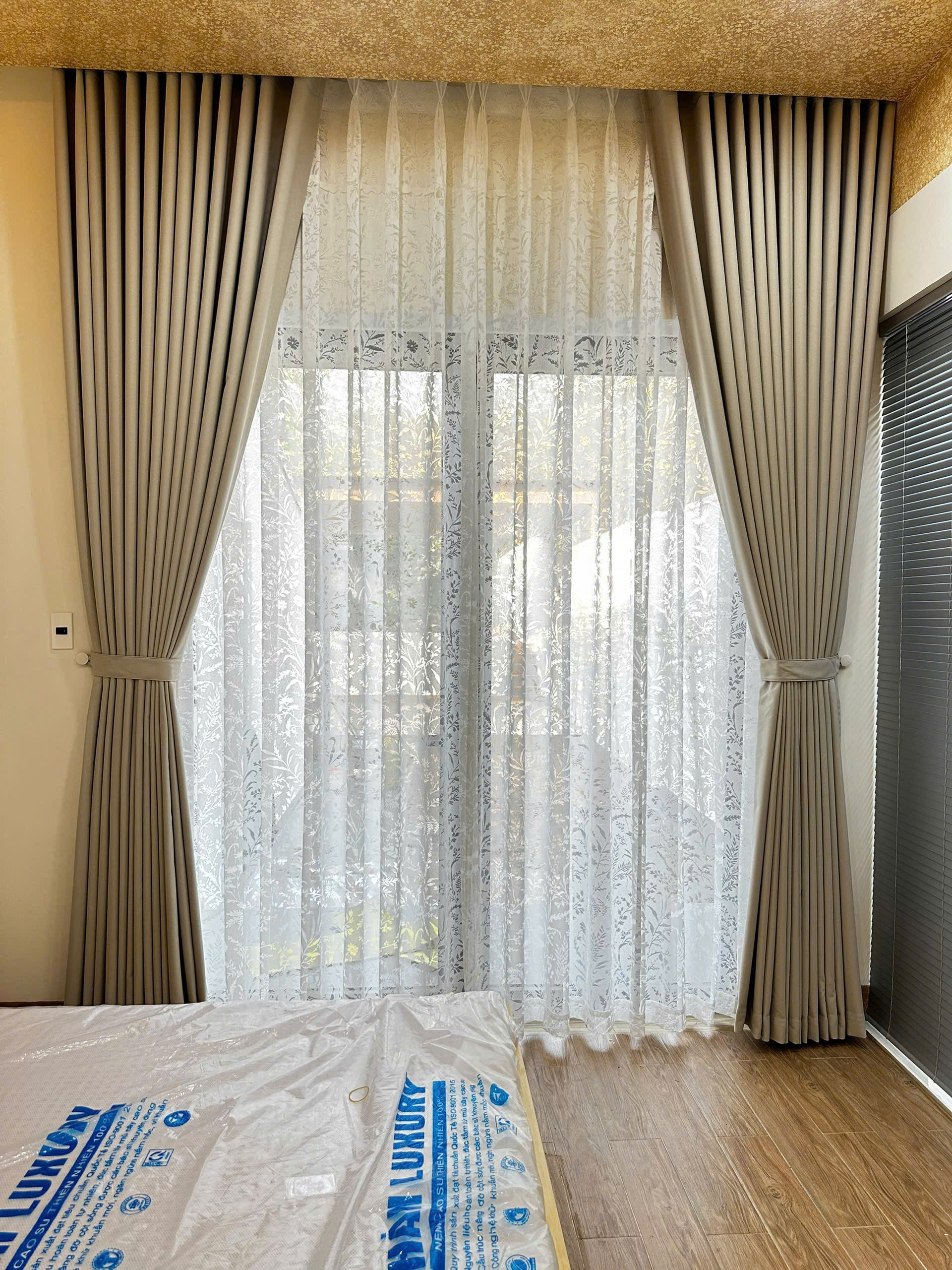 rèm cửa chơn thành